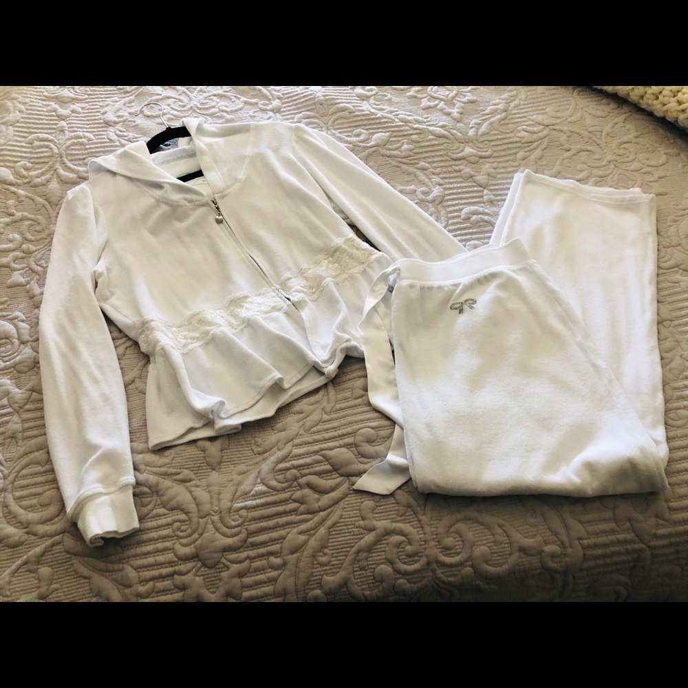 Beautiful Betsy Johnson brides sweatsuit!